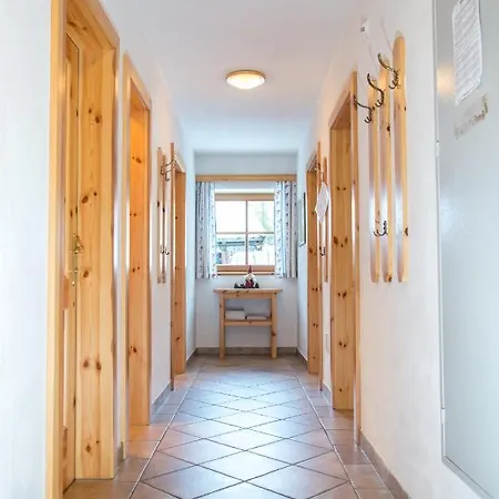 Neuhofalm Mit Sauna Und Hobbyraum בקתה אוברטאורן