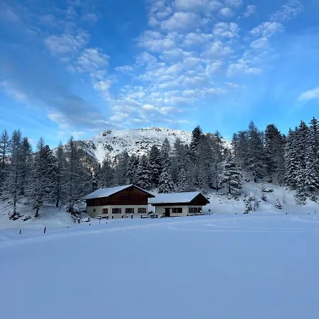 Neuhofalm Mit Sauna Und Hobbyraum Chalet