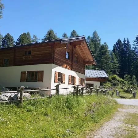 Neuhofalm Mit Sauna Und Hobbyraum 샬레 *